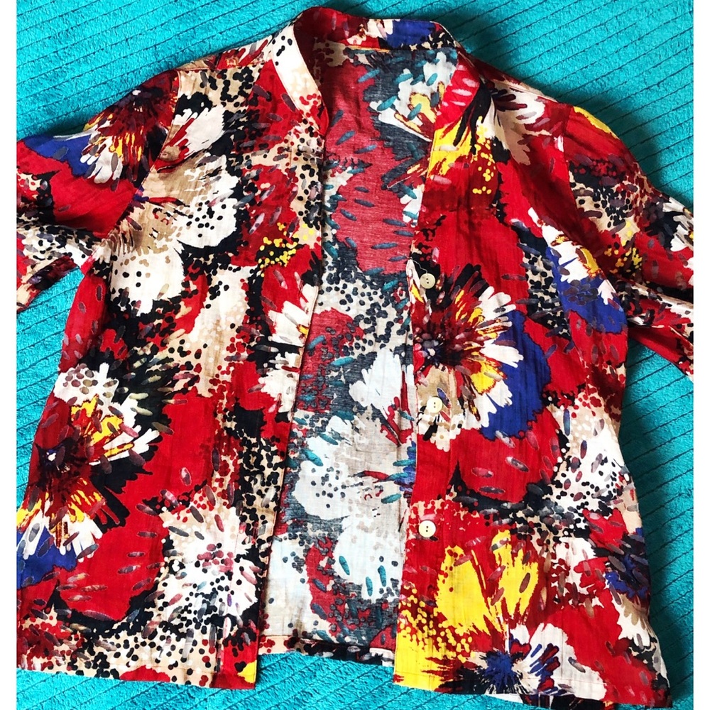 Make ‘em stop and stare with this gorgeous blouse